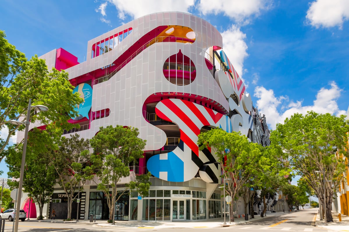 Read more about the article Miami Art Week 2024: The Ultimate Guide to Art Basel’s Cultural Spectacle